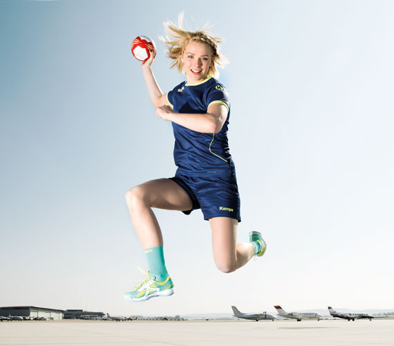 shenia-minevskaja_wing-lite-women_570x500